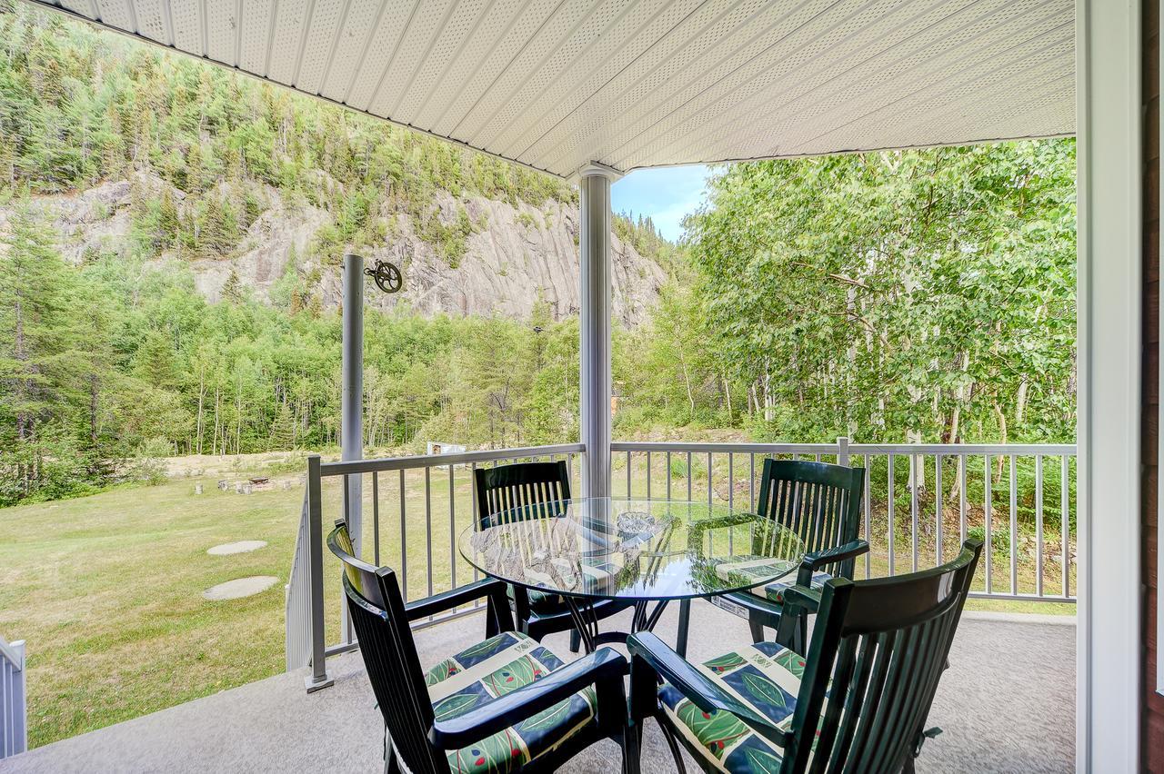 Ferienwohnung Entre Roc Et Montagne LʼAnse-Saint-Jean Exterior foto